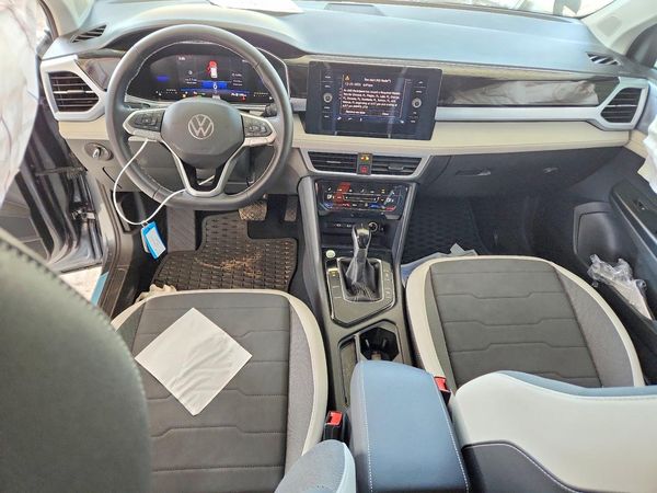 2025 VOLKSWAGEN TAOS SE