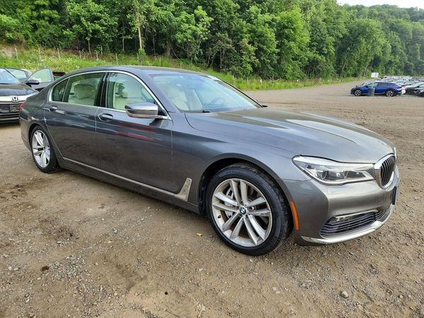 2017 BMW 750 xDrive