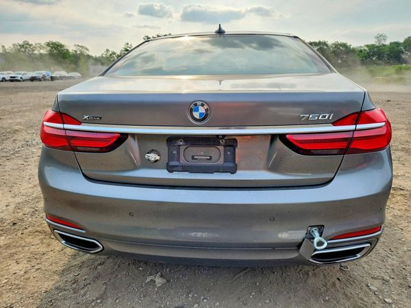 2017 BMW 750 xDrive