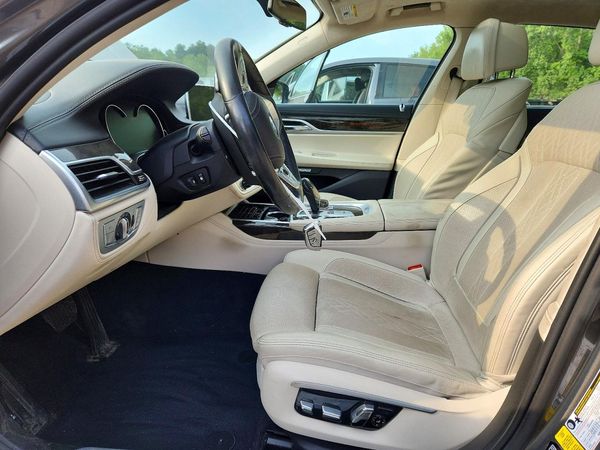 2017 BMW 750 xDrive