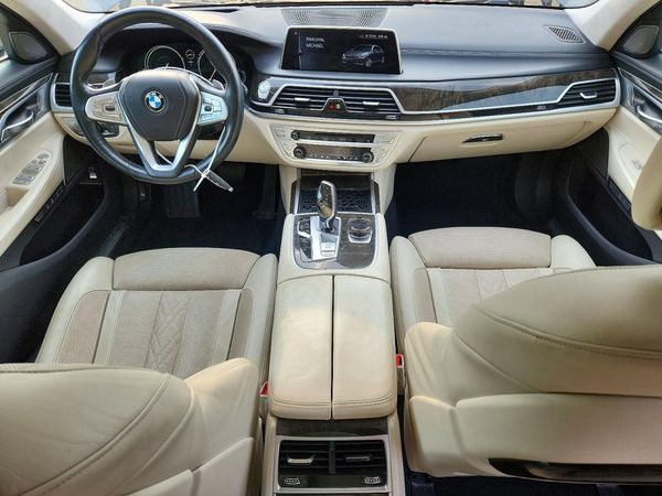 2017 BMW 750 xDrive