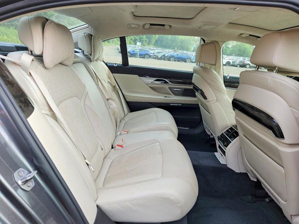 2017 BMW 750 xDrive