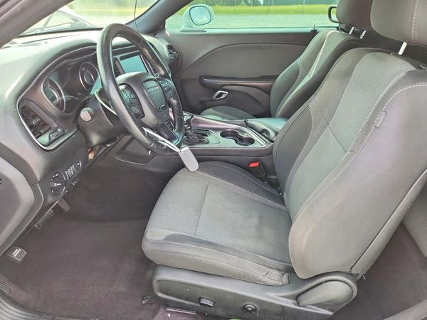 2016 DODGE CHALLENGER SXT