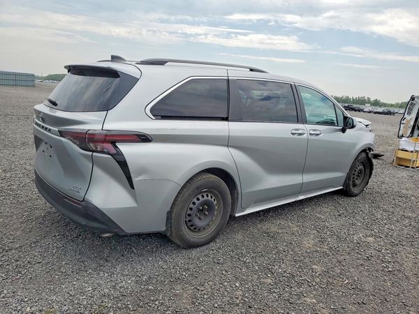 2024 TOYOTA SIENNA