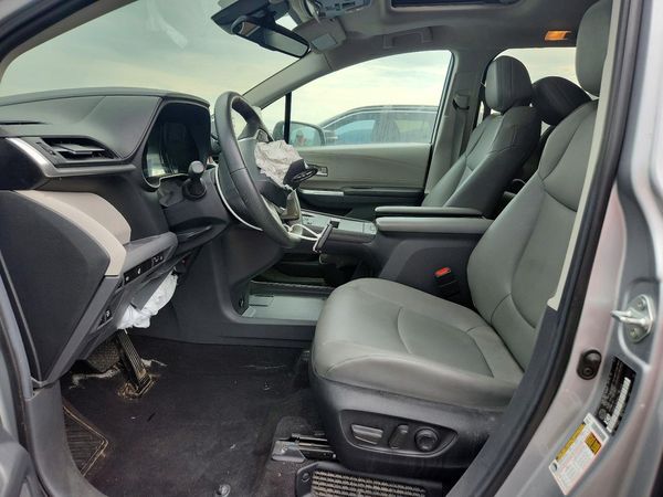 2024 TOYOTA SIENNA