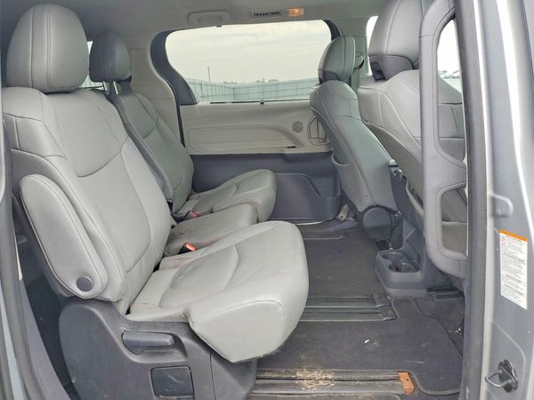 2024 TOYOTA SIENNA