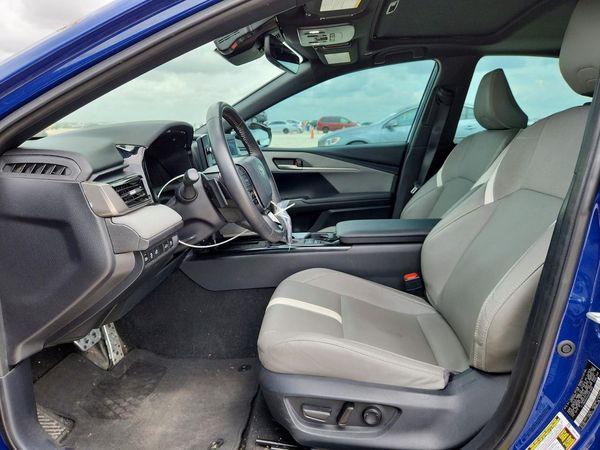2025 TOYOTA CAMRY