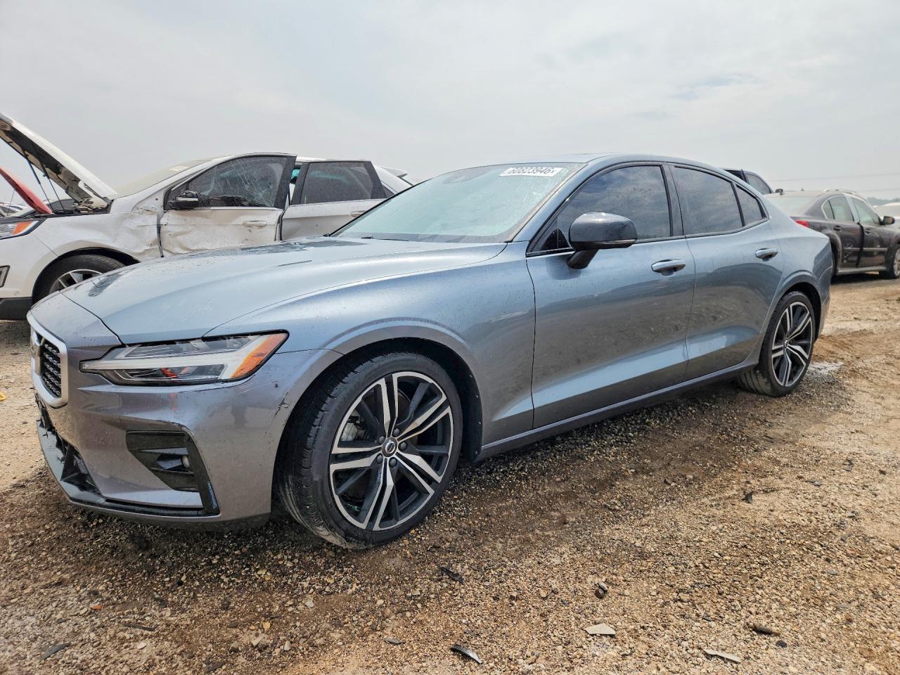 2019 VOLVO S60 R-Design