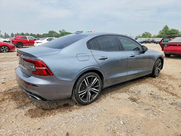 2019 VOLVO S60 R-Design