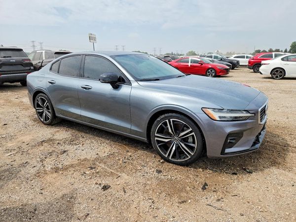 2019 VOLVO S60 R-Design