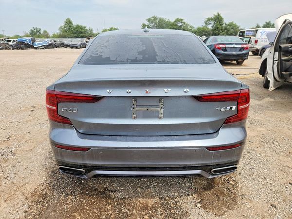 2019 VOLVO S60 R-Design