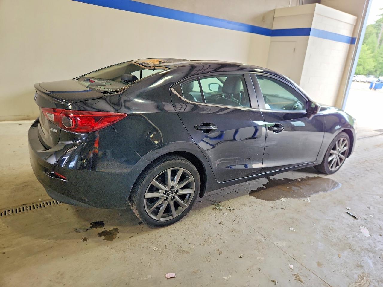 2018 MAZDA 3 Touring