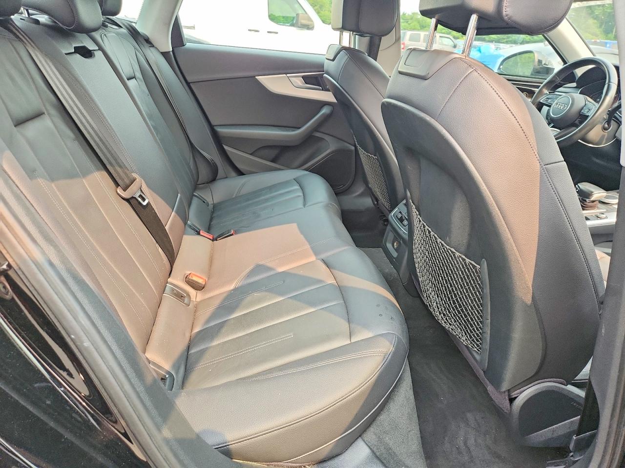 2017 AUDI A4 quattro Premium
