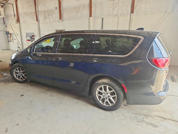 2020 CHRYSLER VOYAGER LX