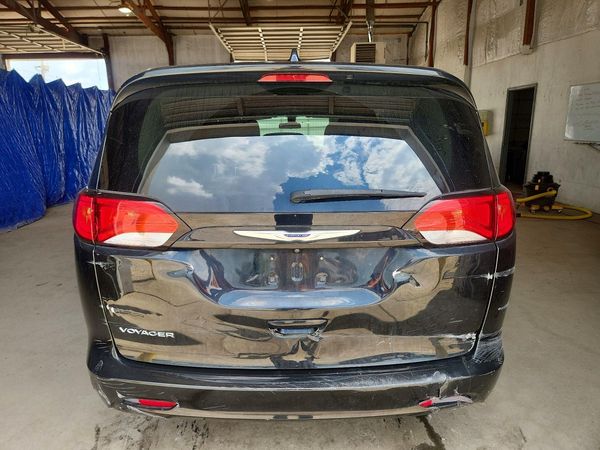 2020 CHRYSLER VOYAGER LX