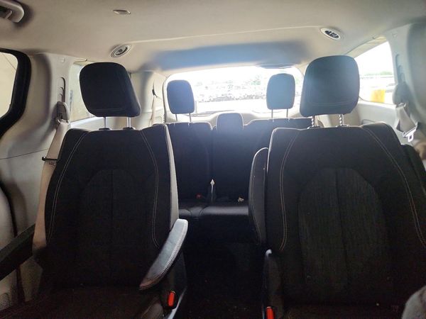 2020 CHRYSLER VOYAGER LX