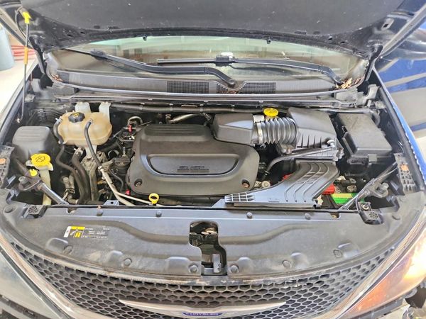 2020 CHRYSLER VOYAGER LX