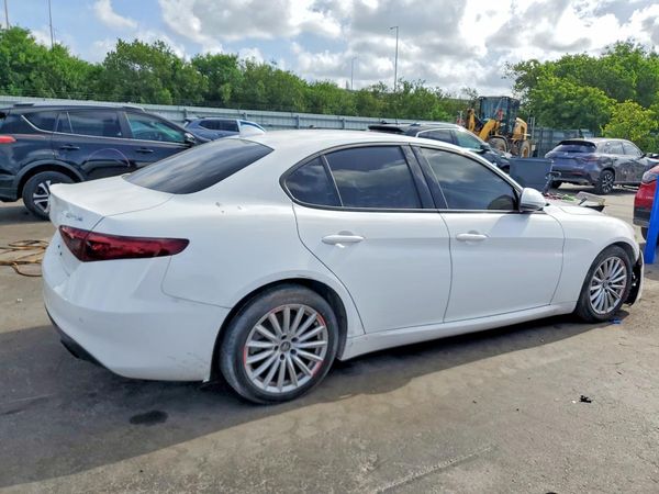 2022 ALFA ROMEO GIULIA