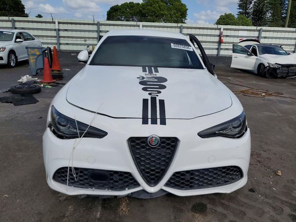 2022 ALFA ROMEO GIULIA