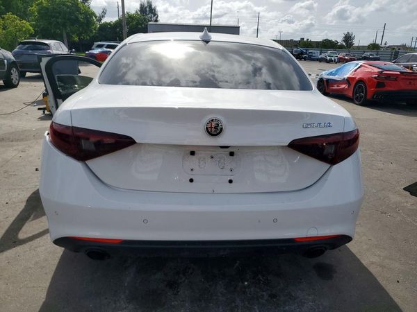 2022 ALFA ROMEO GIULIA