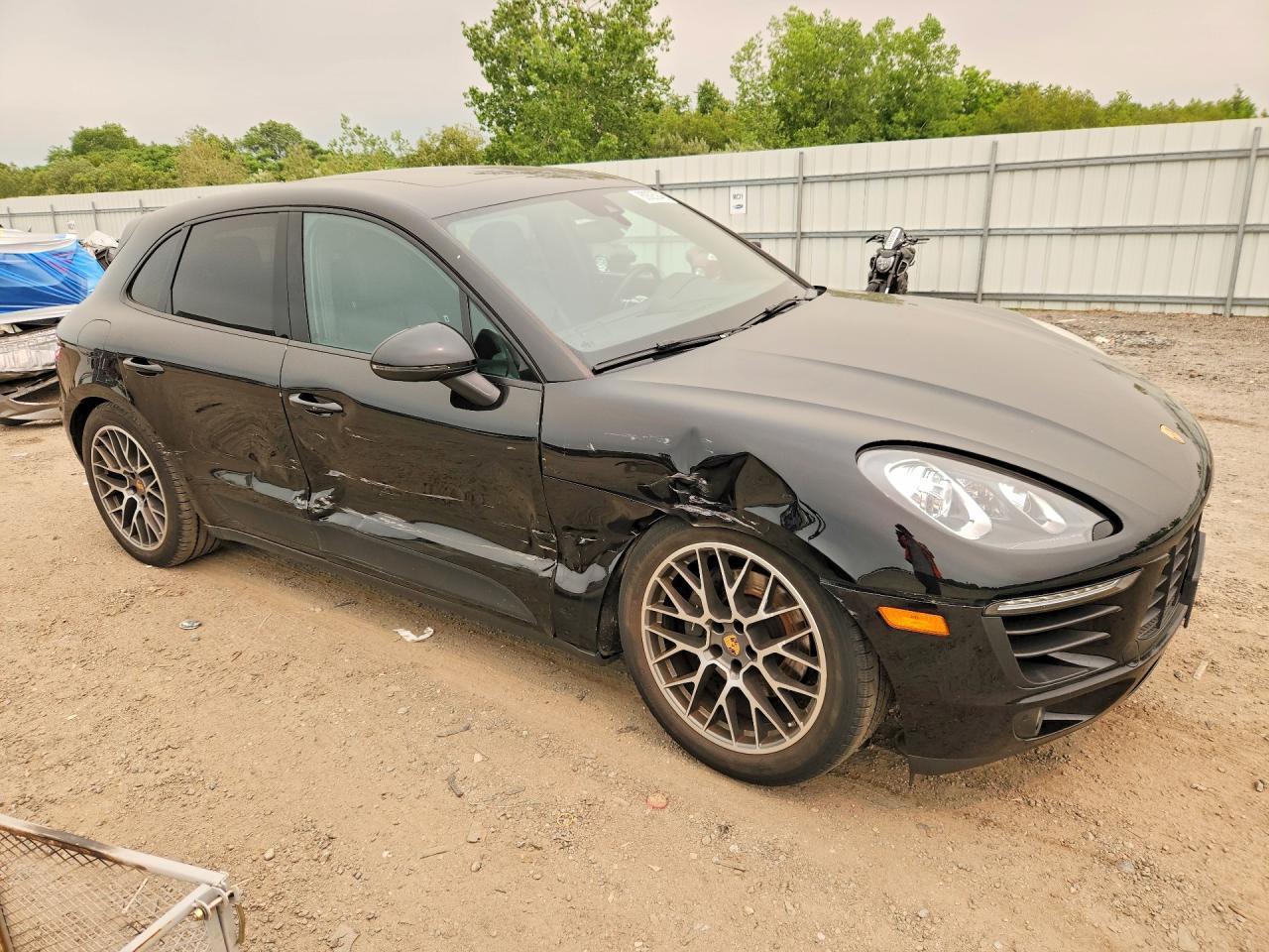2018 PORSCHE MACAN