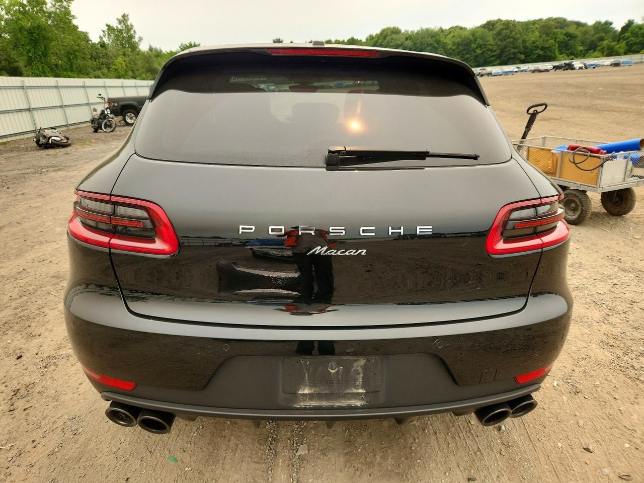 2018 PORSCHE MACAN