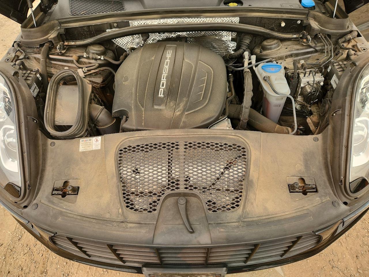 2018 PORSCHE MACAN