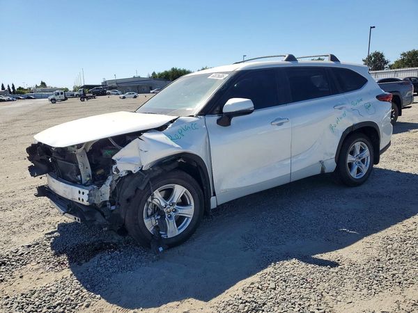 2023 TOYOTA HIGHLANDER LE