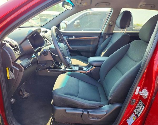 2014 KIA SORENTO LX