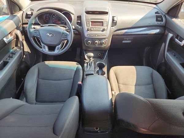 2014 KIA SORENTO LX
