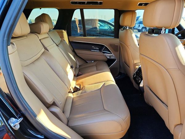 2025 LAND ROVER RANGE ROVER SE