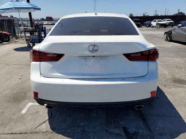 2016 LEXUS IS 200t