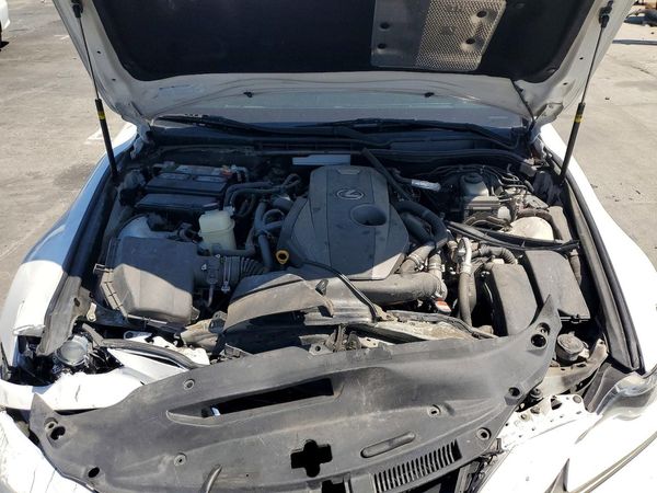 2016 LEXUS IS 200t