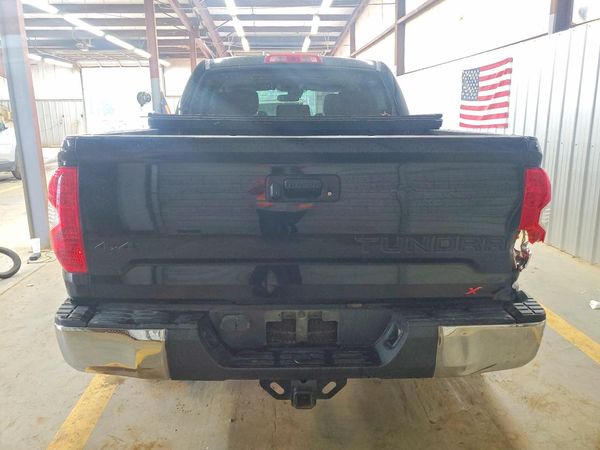 2018 TOYOTA TUNDRA SR5