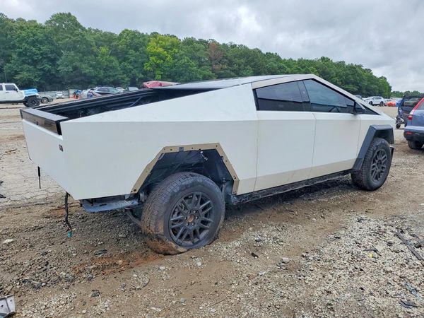 2024 TESLA CYBERTRUCK