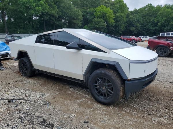 2024 TESLA CYBERTRUCK