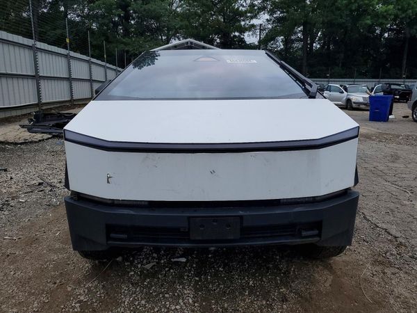 2024 TESLA CYBERTRUCK