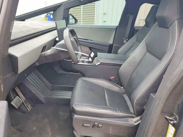 2024 TESLA CYBERTRUCK