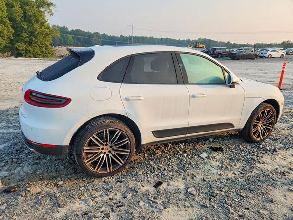 2017 PORSCHE MACAN