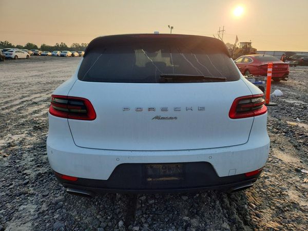 2017 PORSCHE MACAN