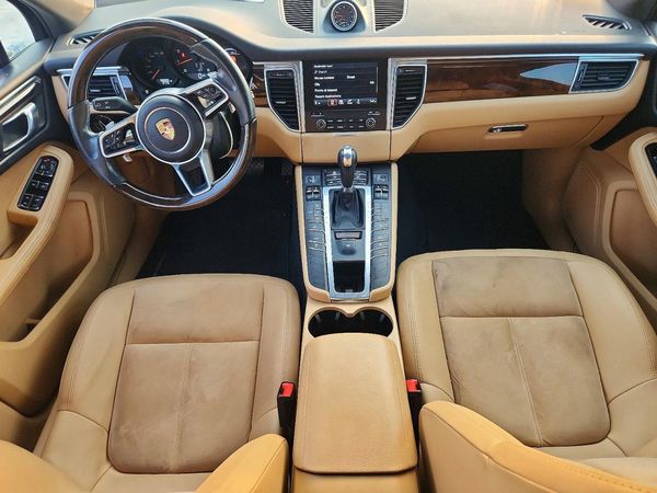 2017 PORSCHE MACAN