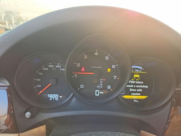 2017 PORSCHE MACAN