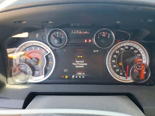 2019 RAM 1500 CLASSIC Laramie