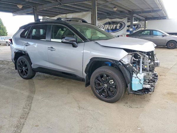 2025 TOYOTA RAV4 XSE