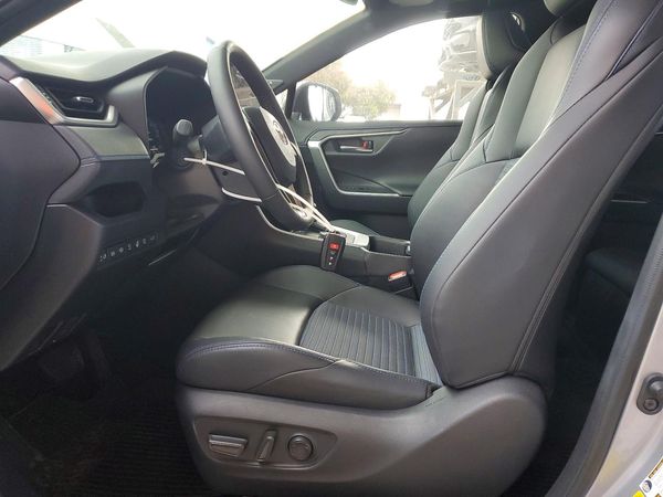 2025 TOYOTA RAV4 XSE