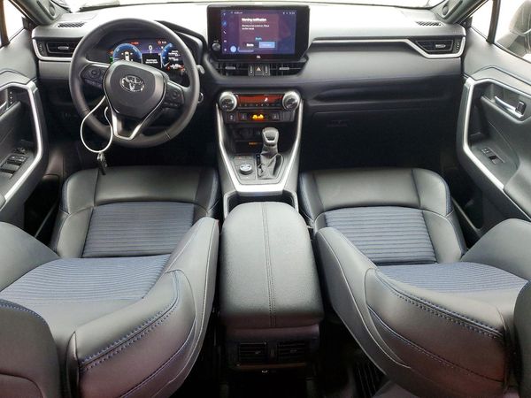 2025 TOYOTA RAV4 XSE