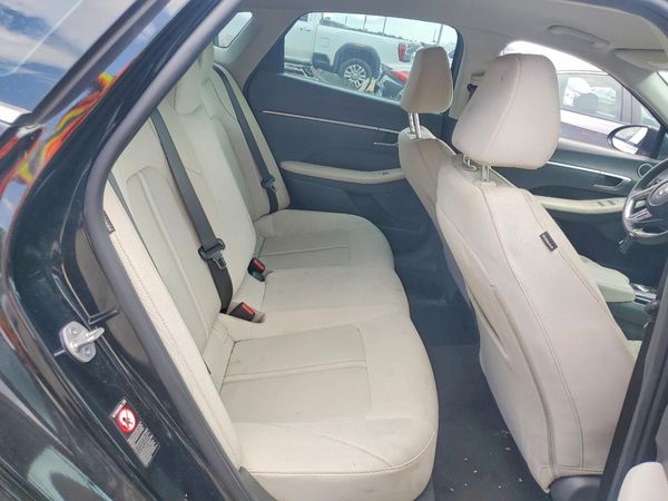 2023 HYUNDAI SONATA SE