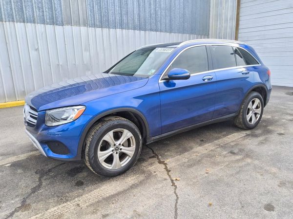 2018 MERCEDES-BENZ GLC GLC 300-4M — Front 3/4