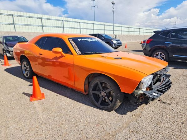2014 DODGE CHALLENGER R/T — Passenger 3/4