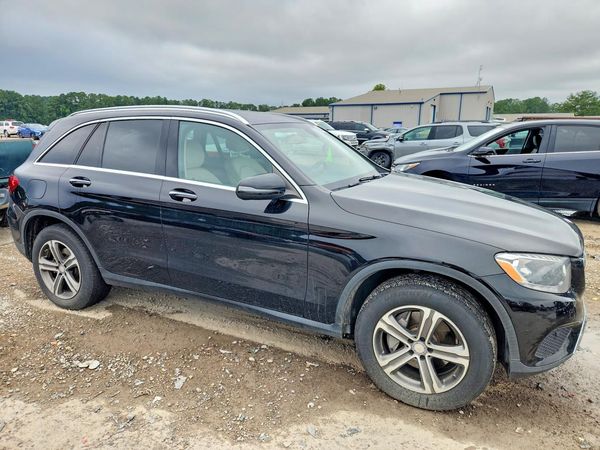 2017 MERCEDES-BENZ GLC GLC300